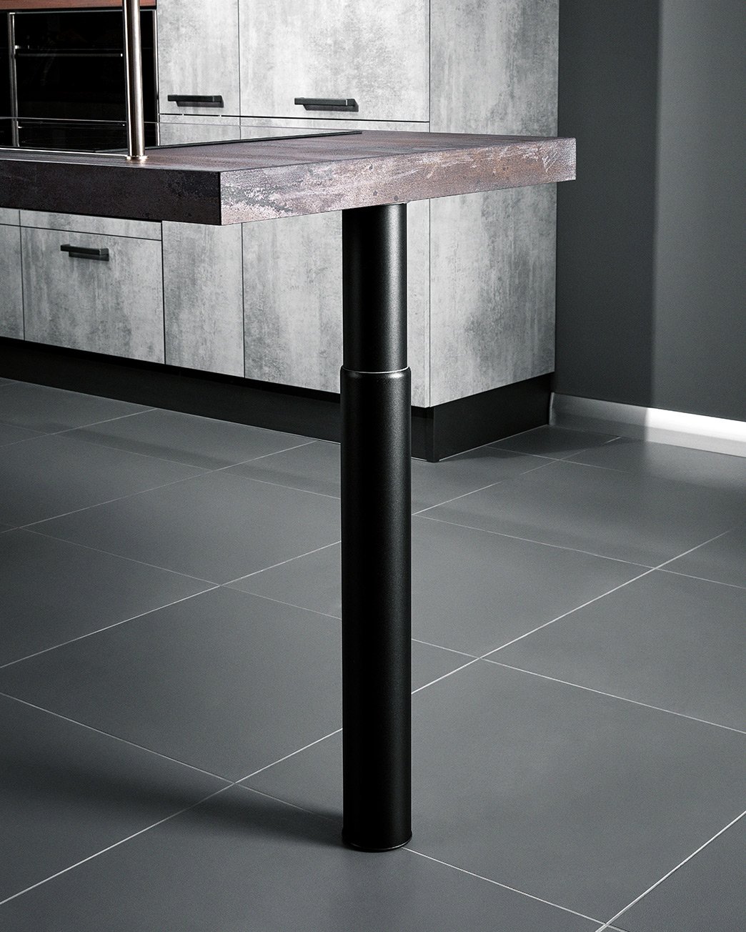 Height Adjustable Black Leg