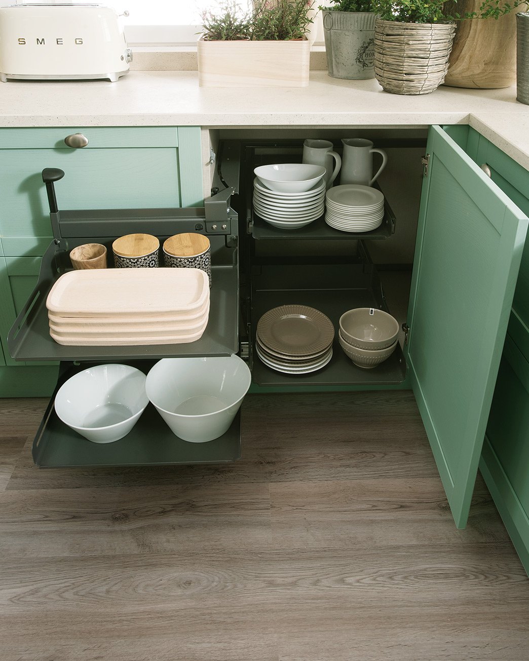 Comfort Pull-Out Corner Base Unit